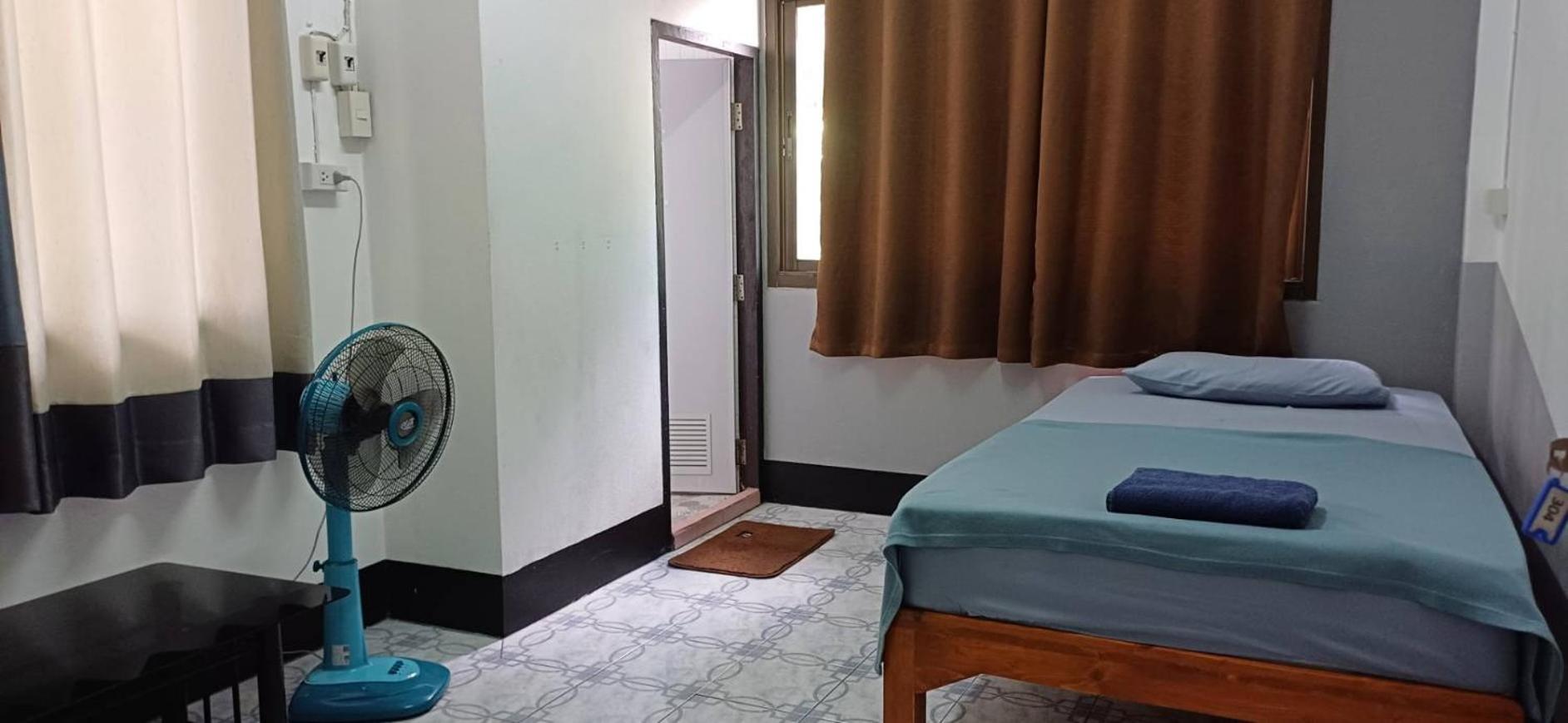 Satop Travelers Guesthouse Chiang Mai Exterior photo